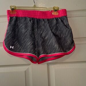 Under Armour Power in Pink Gray Heather/Pink Running Shorts Small HeatGear Liner